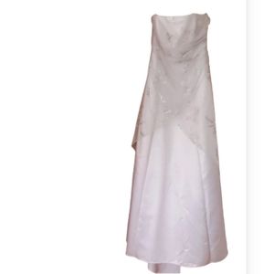 Jump Apparel Womans White Strapless Floor Length Gown with Floral Glitter Mesh‎
